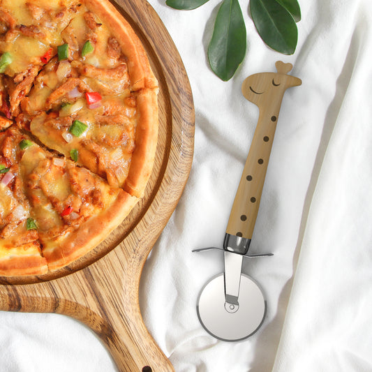 Steti Natural Wood Pizza Cutter, Giraffe